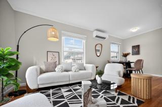 Cozy Modern 2BR 1BA near LAX, LMU, SoFi Stadium and the Beach - 4