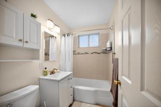 Cozy Modern 2BR 1BA near LAX, LMU, SoFi Stadium and the Beach - 1