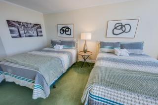 Coastal retreat w balconies & beach access - 3