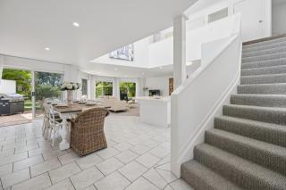 Beachfront Retreat - Ducted Air - Free Wifi - 3