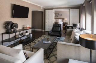 Claridge House Chicago, Tapestry Collection by Hilton - 2