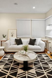 Stylish LAX Area 2BR 1BA by LMU, SoFi Stadium & Coastal Beaches - 6