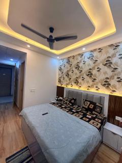 The Greater Noida Stay & BNB - 5