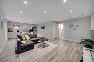 Spacious 1BR Suite Near Capilano Bridge & Trails - North Vancouver - 0