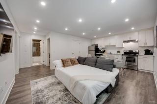 Modern 2Bed Suite Near Capilano Bridge & Trails - 0