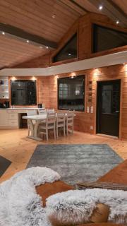 Lakeside Hideaway - 9