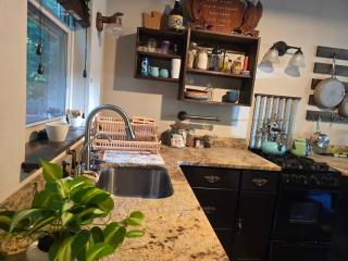 Secluded Off-Grid Retreat> Cabins+Hiking+Waterfall - 7