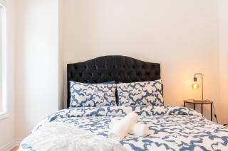 Modern Stylish Retreat - 4