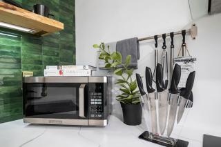 Cozy 2BR Winter Suite with Fire Pit Near DC - 9