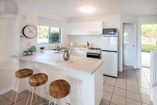 Sunset Waters 12 on Hamilton Island by HamoRent - 3