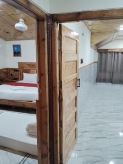 Hotel CM Palace - Pure Vegetarian - 4