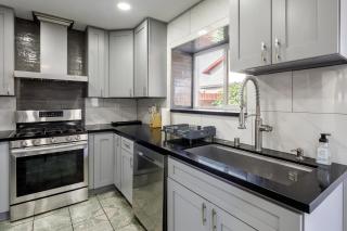 Modern 3BR 2-Story Retreat - 3