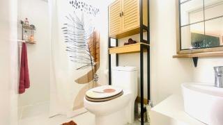 Charming House with Pool, 5 Min to the Beach - 3