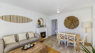 Marese 1 - Groundfloor Beachfront Unit - Avoca Beach - 5