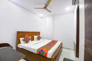 FabHotel Cosy Rooms - Nr Embassies, DU South Campus - 1
