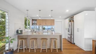 Point View - 'amazing Views & Location' - 7