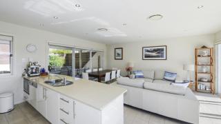 Rhett's Retreat - Townhouse With Private Courtyard - 6