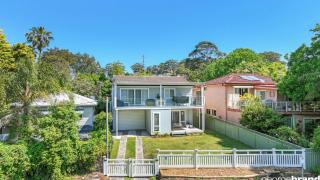 Lakeside Living - Walk To Cafes, Shops, and Sand! - 0