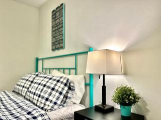 Private Room on the 1st Floor 10 Minutes Walk To University of Washington - 8