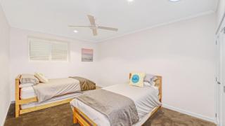 Avoca Chic - Modern Town House - 1