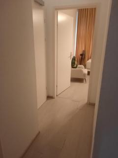 Affordable 2BR Apt Next to Rennweg & Belvedere - 5