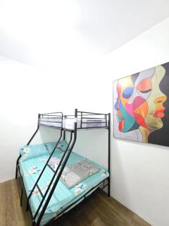 Cozy HomeStay 4BR near Airport & Mall - 3