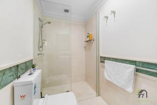 Water view 3 bedroom apartment, near Darling Harbour Convention Center Casino, enjoy weekend fireworks and various activities - 0