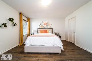 6BDRM Chic Modern Home-Fireplace-BBQ-Sleeps 18! - 0