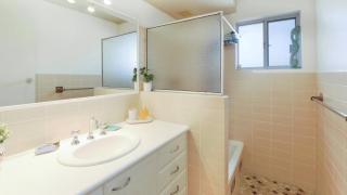 Seaview 4 - Beautiful Views & Linen Supplied - 1