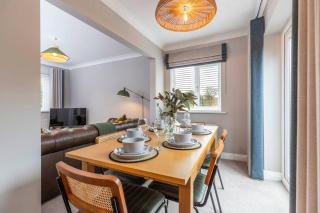 Pass the Keys 4-Bed Home with Garden Parking Near Durham - 8