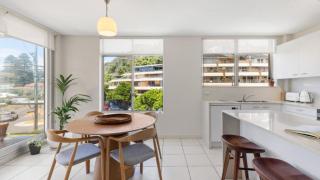 Seaview 6 - Great Views In The Heart Of Avoca - Avoca Beach - 9