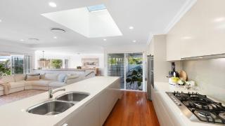 Whitewater - Stylish Beach House With Ocean Views - 5