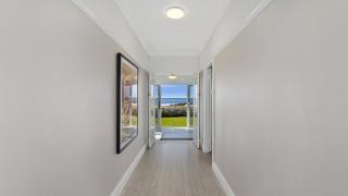Avoca Beach House - Uninterrupted Beachfront - 2