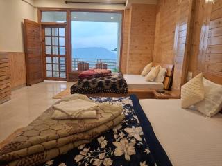 lake & woods-a boutique lakeview property - 3