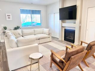 Charming 2BR Getaway in the Heart of Midway - 203 - 7