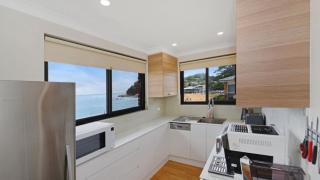 Sandy Cheeks - Sunny Beachfront Location - 5