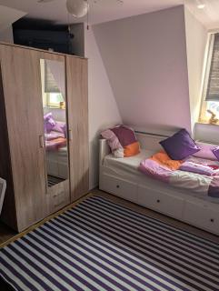 City View Apartment - WiFi - Netflix - Airport Shuttle - 2