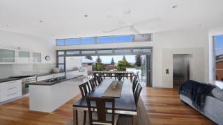 Aboard Avoca - Footsteps From The Sand - 5