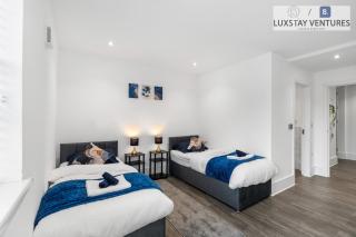 Stylish 2 Bed 2 Bath Hove Apartment - Walk to Station & Beach - Optional Parking - Sleeps 8 - 8