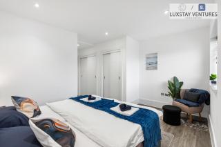 Stylish 2 Bed 2 Bath Hove Apartment - Walk to Station & Beach - Optional Parking - Sleeps 8 - 5