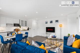 Stylish 2 Bed 2 Bath Hove Apartment - Walk to Station & Beach - Optional Parking - Sleeps 8 - 0