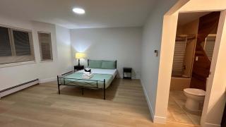 Cozy Room with Private Washroom Near Metrotown - 0