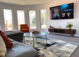 Mountain Escape, Yosemite South Gate House with Hot Tub, Views & Game Room, Near town - 4