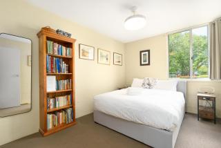 Artful Kingston Stay with Personal Touch - Hosted by Canstay - 9