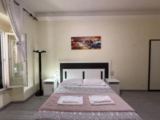 Lili & Aurora Home - 2