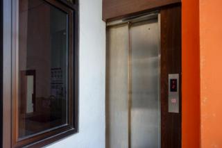 RedDoorz Plus near Ciputra Mall Simpang Lima 2 - 2