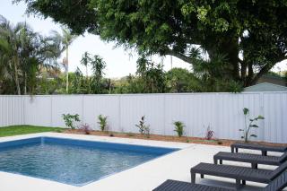 Bay Pool Retreat - 9