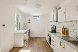Charming 3BR Heritage Terrace in Prime Surry Hills - 6
