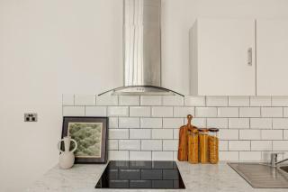 Charming 3BR Heritage Terrace in Prime Surry Hills - 5