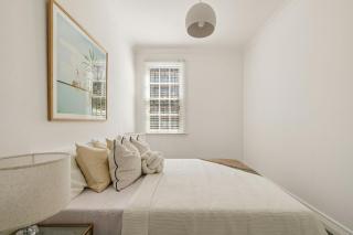 Charming 3BR Heritage Terrace in Prime Surry Hills - 4